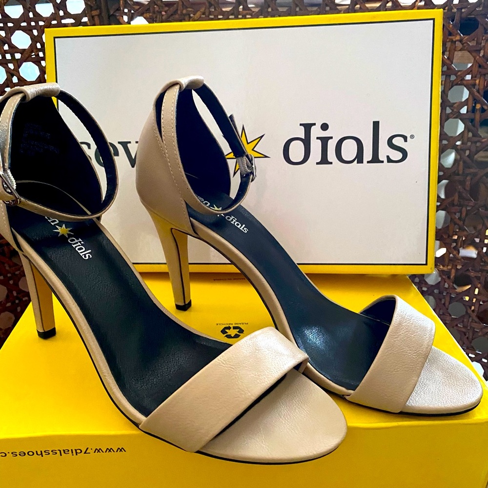 Seven Dials Womens Wickford Pumps
